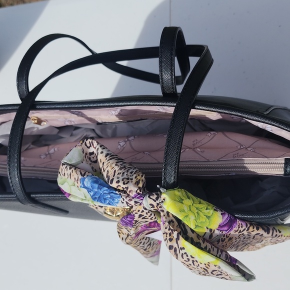 NWT BLACK BETSEY JOHNSON TOTE W/SCARF AND POUCH - Picture 6 of 8